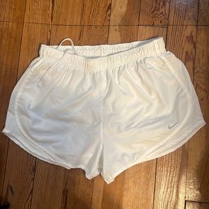 Nike Women’s Tempo Running Shorts White size Large